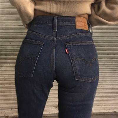 当有人觉得我不好时，我会失落，当别人觉得我很好时，我会恐慌。