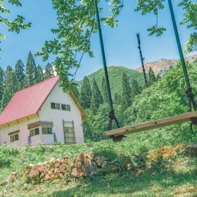 印尼东爪哇省一火山喷发 火山灰柱高约1200米